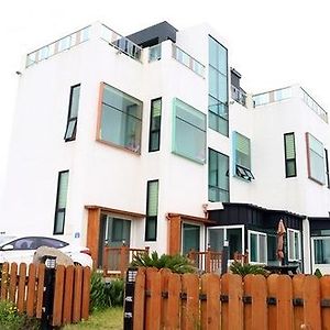 Toggisum Guest House Jeju Exterior photo